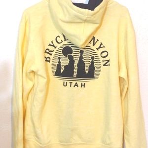 Lone rock Clothing Size Medium Full Zip Light Yellow Hoodie Sweater Bryce